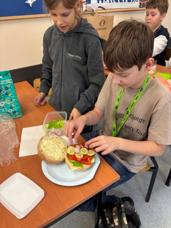 622458165_1287967433142678_5609768484941552151_n