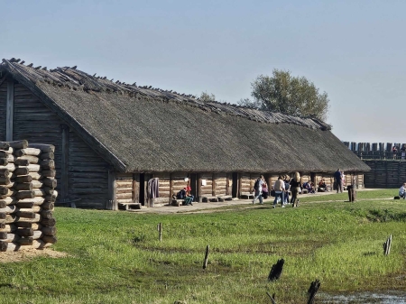 Wycieczka klas I -III do Biskupina 